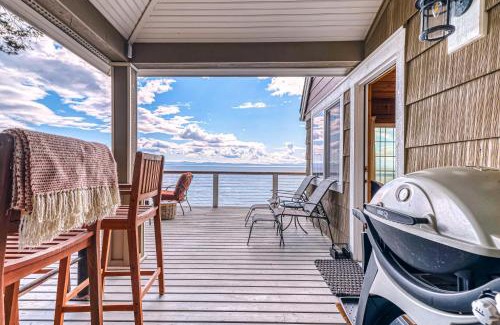 Point Roberts House | Ferry Viewer Cottage, Unit 1