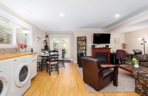 Horseshoe Bay Apartment | Ferry Walk House