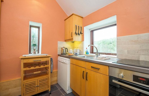 Haverfordwest House | Ffesant, Holiday Property Abercastle, Sleeps 4, 2 bedrooms, bathrooms
