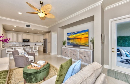 Naples Villa | Fiddlers Creek - Varenna 3 bdrm Coach home close to Marco and Downtown Naples!