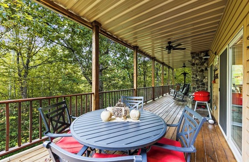 Whittier Condo | Fido Friendly Luxury Condo in Country Club setting With Amenities