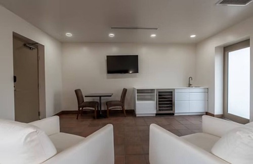Fort Davis Apartment | Field House 5 at High Frontier