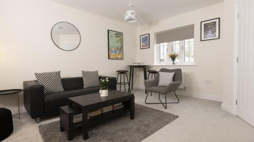 Brackley House | Field View House