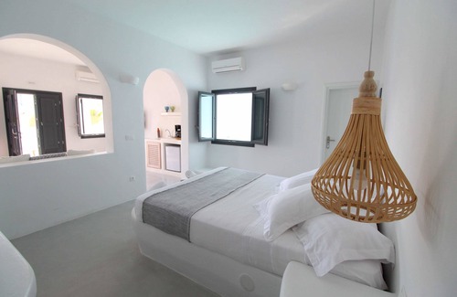 Perivolos Hotel | Filira Suites