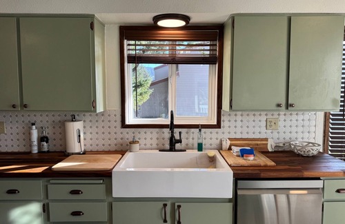 Yachats House | Fillabuster Bay, No gridlock, just endless relaxation! Enjoy beautiful sunsets!