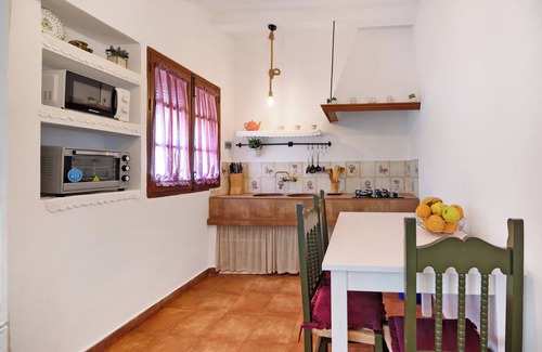 Arcos de la Frontera House | Finca El Campo that welcomes pets with air conditioning, terrace and garden