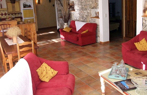 Pierrerue Villa | Finca "Mas de Bel Air - Provence" with Pool & Wi-Fi