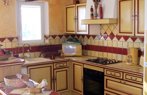 Pierrerue Villa | Finca "Mas de Bel Air - Provence" with Pool & Wi-Fi