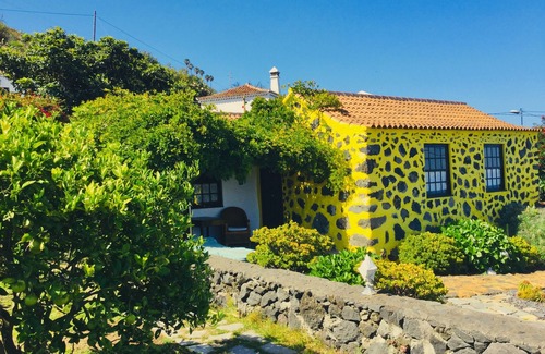 Tigalate Cottage | Finca Valentina - The Porch House