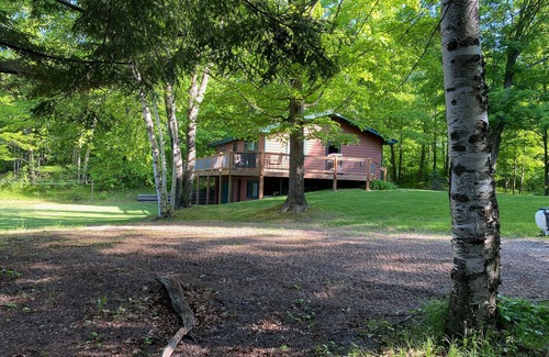 Hayward House | Find your Adventure at Lazy Moose Cabin on Beautiful Moose Lake/Wireless Int.
