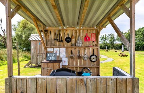 Ilfracombe Ski Chalet | Finest Retreats - Beech Lotus Belle Tent
