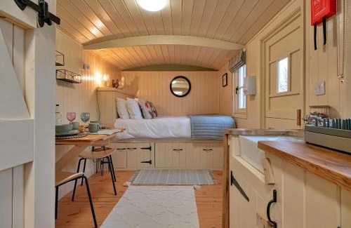 Brackley Ski Chalet | Finest Retreats - The Chicken Hut