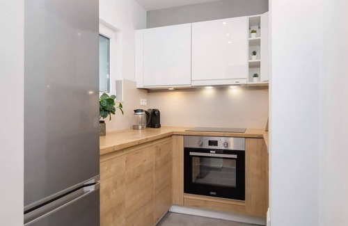 Pradnik Czerwony Apartment | Fiołkowa 19 | Stylish Apartment near Tauron Arena