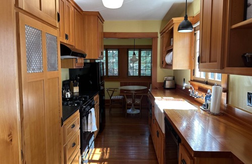 Old Bend Cottage | Fir Millhouse - Lovely historic cottage in downtown Bend