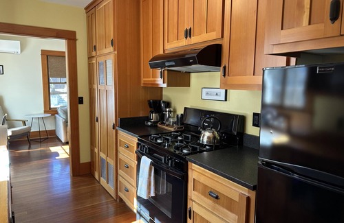 Old Bend Cottage | Fir Millhouse - Lovely historic cottage in downtown Bend