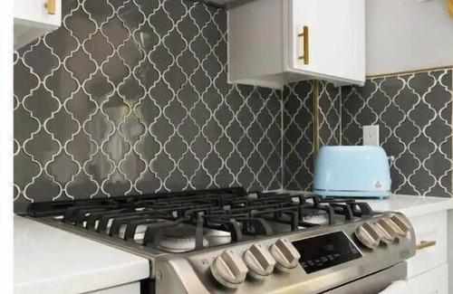 Southtown House | Fire Pit + Hot Tub 2BR Escape Near River Walk