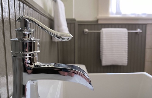 La Grange House | Fire Pit + Walk to Downtown Square + Sleeps 5