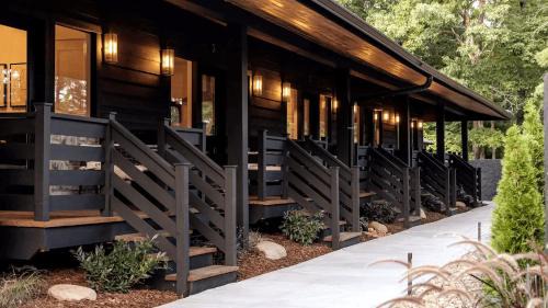 Caton House | Firefly Mountain Suites by AvantStay Sleeps 36 Indoor Pool Hot Tub Game Room Playground