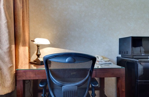 Devils Lake Hotel | Fireside Inn & Suites