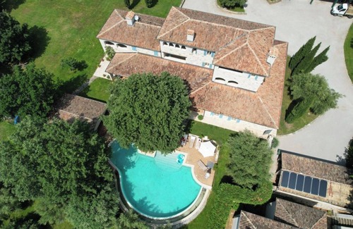 City Center House | First class luxury villa with big pool, 1000sqm living area, 30000 sqm garden