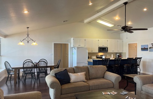 Graham House | Fish and Float in deep Possum Hollow cove! Close to restaurants & Graham!