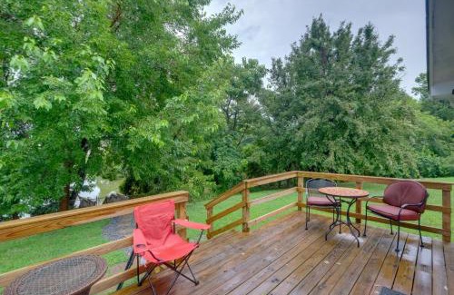 Colonial Beach House | Fish, Relax and Enjoy Lake Views Colonial Beach Gem