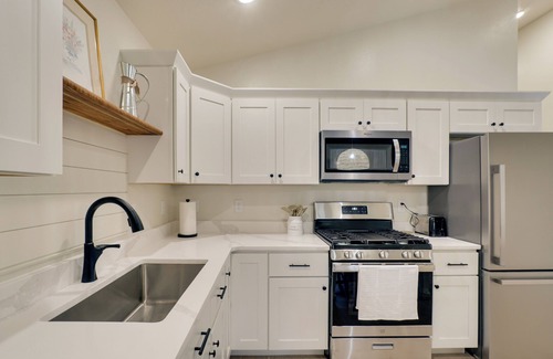 Crossville Cottage | Fish, Swim & Golf: Cozy Lake Tansi Retreat!