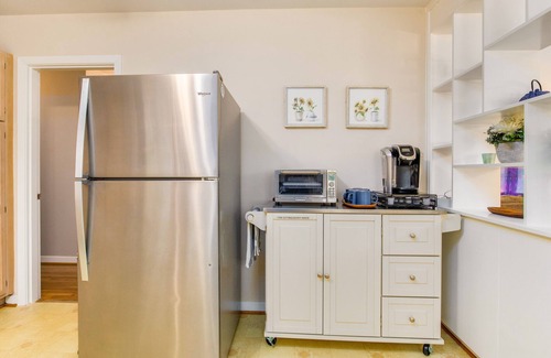 Southeast Pensacola House | Fisher House | Dog Friendly near Bayou Texar