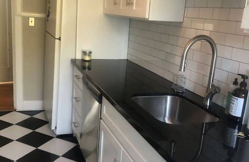 Greensboro Condo | Fisher Park condo on Elm St., new kitchen, 1 mile from downtown