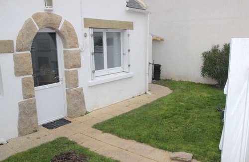 Saint-Pierre-Quiberon House | fisherman's cottage in Portivy, close to the port and beaches