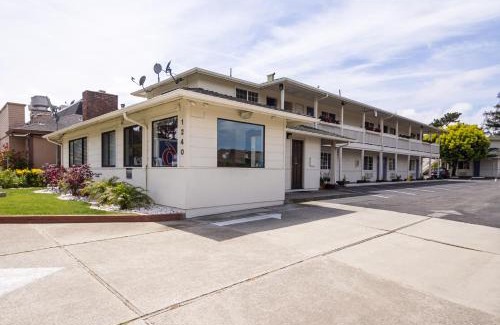 Munras Avenue Hotel | Fisherman's Cove Inn