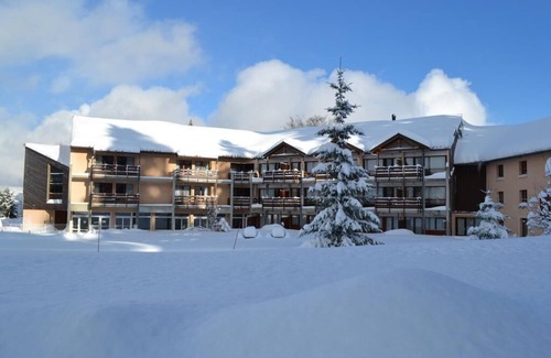 Premanon Apartment | Fitness, swimming pool, hammam, parking, tv, ski locker, 41m², Les Rousses