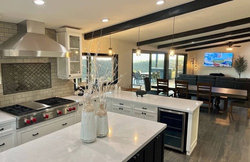 Temecula House | Five bedroom hilltop view home with spa and three fire pits