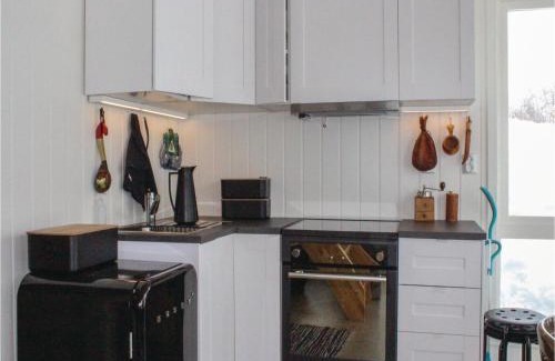 Brekke House | Five-Bedroom Holiday Home In Matre