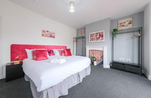 Horfield House | Five bedroom house in Douglas road