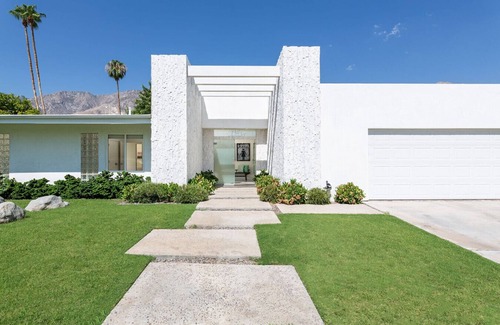 Indian Canyon House | Five bedroom in United States of America, Palm Springs