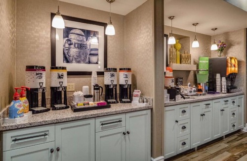 The East Side House | Five minutes from SFO Airport !