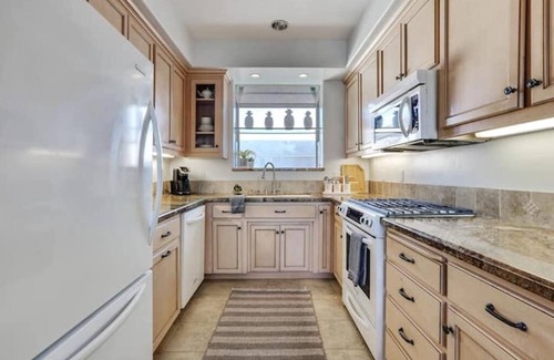 Downtown Cabin | Five minute walk to Pismo Beach!