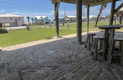 Grand Isle House | Five Queens - Beach Access - Island Realty
