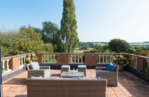 Bury St Edmunds Cottage | Five Star style with beautiful views of idyllic Countryside: The Old Steam Mill