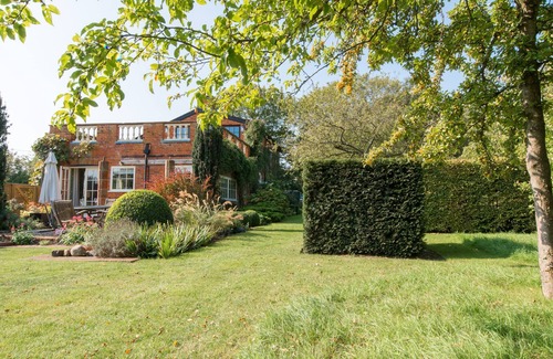 Bury St Edmunds Cottage | Five Star style with beautiful views of idyllic Countryside: The Old Steam Mill