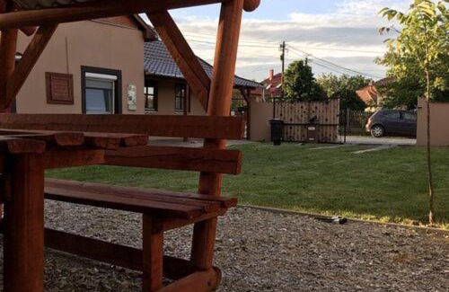 Tiszafured Apartment | Flóra vendégház Tiszafüred