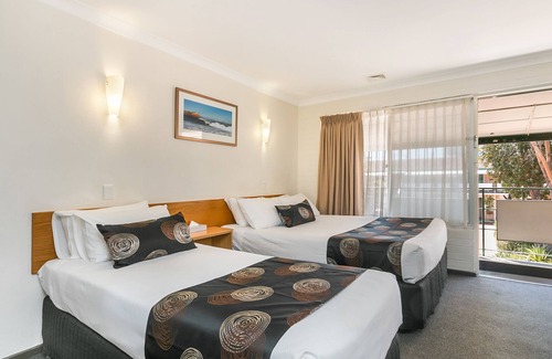 Rivervale Hotel | Flag Motor Lodge
