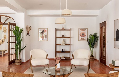 Verdizela House | Flamingo House | Sunny 4 Bedroom Villa in Aroeira