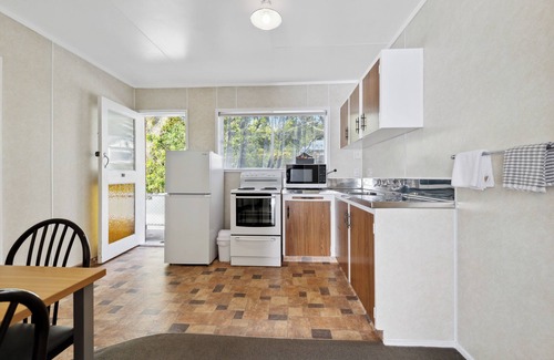 New Plymouth Hotel | Flamingo Motel