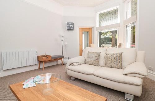 Torquay Apartment | Flat 1 Byfield
