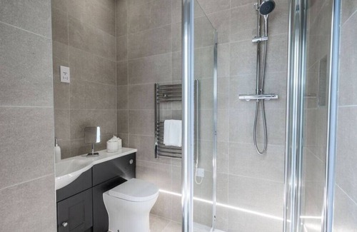 Camberley Apartment | Flat#9, 1 Portesbery Camberley · Pent House | Town Centre | Stunning and Spacious