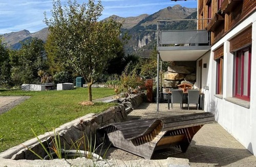 Brienz Apartment | Flat "Burgblick" with mountain view