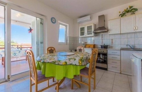 Klanfari Apartment | Flat in Dramalj with furnished balcony