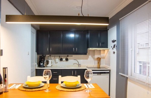 Karsiyaka Apartment | Flat near Coast with Shared Terrace in Karsiyaka